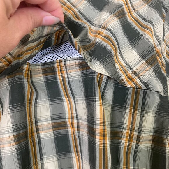 Filson Fishing Shirt Mens Small Twin Lakes Green Gold Plaid Lightweight Vented - Picture 9 of 11